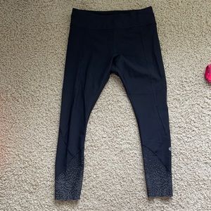 Lululemon Athletica leggings Cropped Mid Rise SZ 8